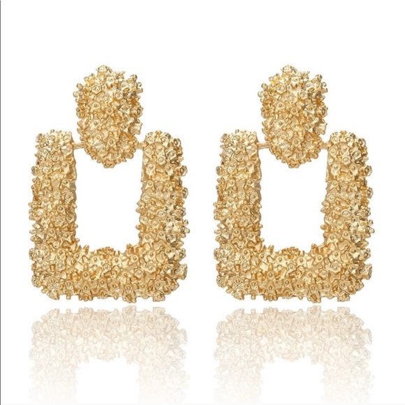 Vintage Style Gold Geometric Textured Drop Earring - Picture 3 of 4